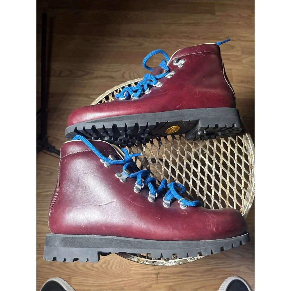VTG Merrell Wilderness Mountaineering Brown Boots Womens Size 8.5 Oxblood